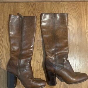 Women’s leather boots
